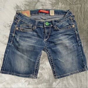 Union Bay Distressed Bermuda Jean Shorts Embroidered Pockets Size 0